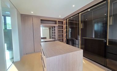 6 Bedroom House For Sale in Alabang Muntinlupa at Alabang Hills Village near Alabang Town Center