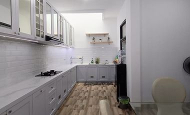 DIJUAL RUMAH FULL FURNISH FULL INTERIOR KOMPLEK EKSKLUSIF KM 5 PALEMBANG