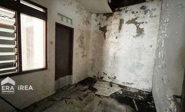 DIJUAL RUMAH HITUNG TANAH DI SOLO DEKAT STASIUN BALAPAN