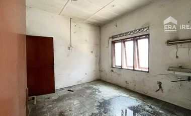 DIJUAL RUMAH HITUNG TANAH DI SOLO DEKAT STASIUN BALAPAN