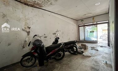 DIJUAL RUMAH HITUNG TANAH DI SOLO DEKAT STASIUN BALAPAN