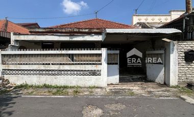 DIJUAL RUMAH HITUNG TANAH DI SOLO DEKAT STASIUN BALAPAN