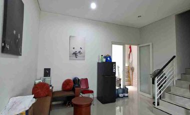 Jual Rumah Minimalis Modern, 2LT, lokasi strategis, dkt ITS, Pakuwon City