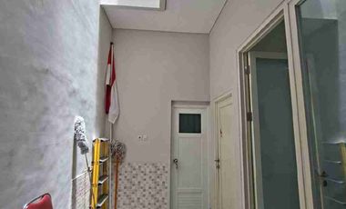 Jual Rumah Minimalis Modern, 2LT, lokasi strategis, dkt ITS, Pakuwon City