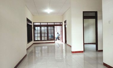 RUMAH KLASIK LUAS LINGKUNGAN NYAMAN AREA GEDONGKUNING YOGYAKARTA