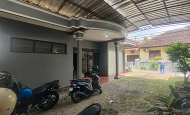RUMAH KLASIK LUAS LINGKUNGAN NYAMAN AREA GEDONGKUNING YOGYAKARTA