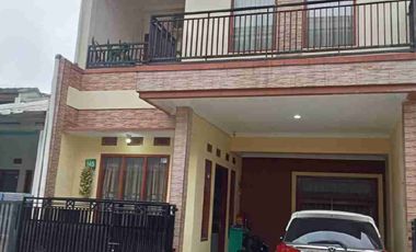 dijual cepat rumah 3 Lantai  siap huni  di Griya Cempaka Arum Gedebage Bandung