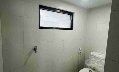 Ruko Siap Pakai Lokasi strategis Parkir Luas Harga Ekonomis dekat Akses Tol Jatibening