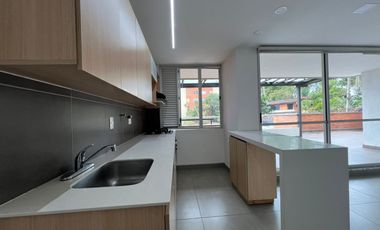 Apartamento en arriendo, en la Loma del Esmeraldal, Envigado, Antioquia