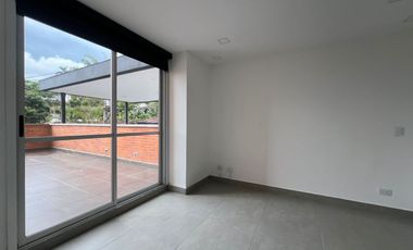 Apartamento en arriendo, en la Loma del Esmeraldal, Envigado, Antioquia