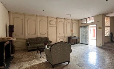 Residencia universitaria cerca de la universidad estatal