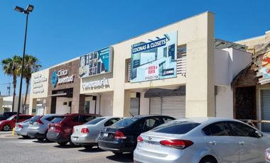 LOCAL DE 102 M2 EN PLAZA COMERCIAL SOBRE PERIFERICO DE LA JUNVENTUD CON AMPLIO ESTACIONAMIENTO