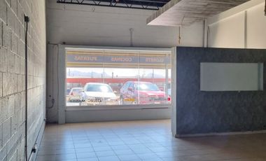 LOCAL DE 102 M2 EN PLAZA COMERCIAL SOBRE PERIFERICO DE LA JUNVENTUD CON AMPLIO ESTACIONAMIENTO