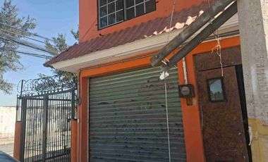 EXCELENTE PROPIEDAD CON 3 LOCALES COMERCIALES Y UN DEPARTAMENTO U OFICINA
