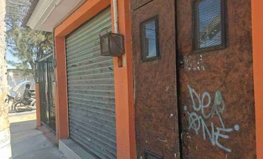 EXCELENTE PROPIEDAD CON 3 LOCALES COMERCIALES Y UN DEPARTAMENTO U OFICINA