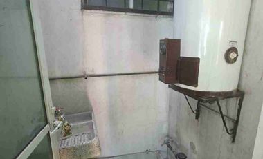 EXCELENTE PROPIEDAD CON 3 LOCALES COMERCIALES Y UN DEPARTAMENTO U OFICINA