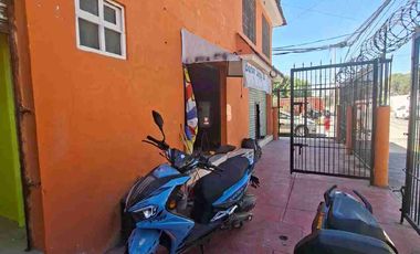 EXCELENTE PROPIEDAD CON 3 LOCALES COMERCIALES Y UN DEPARTAMENTO U OFICINA