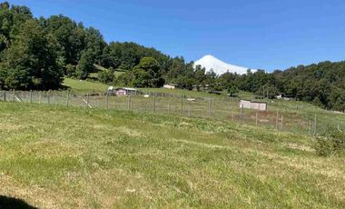 En venta parcela con vista al volcán Villarrica y acceso a rio Melilahuen