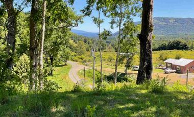 En venta parcela con vista al volcán Villarrica y acceso a rio Melilahuen