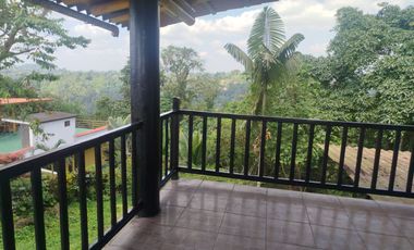 VENDO HERMOSA QUINTA AMOBLADA, PEDRO VICENTE MALDONADO