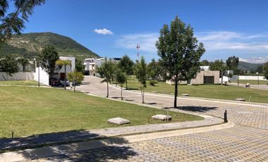 TERRENO EN ESQUINA - PARQUE CAPRI