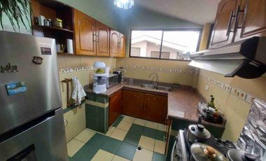 VENDO CASA DE  DOS DEPARTAMENTOS EN CONJUNTO HABITACIONAL ALICANTE, SAN RAFAEL