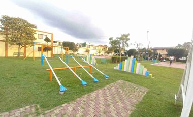 VENDO CASA DE  DOS DEPARTAMENTOS EN CONJUNTO HABITACIONAL ALICANTE, SAN RAFAEL