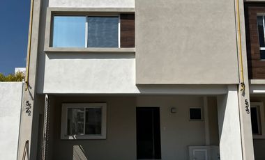 TESALIA - CASA EN ESQUINA MARAVILLOSA EN AMPLITUD