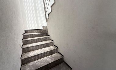 Renta casa en el primer cuadrante de altozano 4 recamaras 4 baños