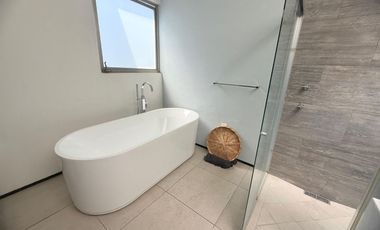 Renta casa en el primer cuadrante de altozano 4 recamaras 4 baños