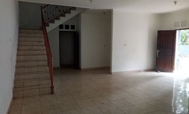 Rumah 2 lantai Dekat Mall Pejaten (Penvil) dan Halte Busway, Bisa Untuk Kantor