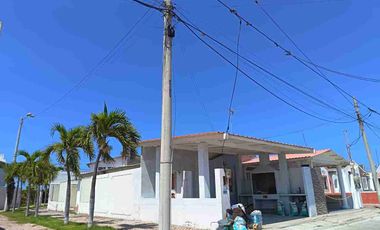 vendo de oportunidad casa urb frente al mar. urb villa marina