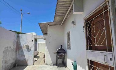 vendo de oportunidad casa urb frente al mar. urb villa marina