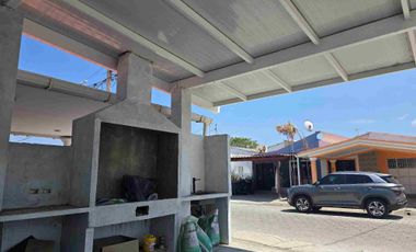 vendo de oportunidad casa urb frente al mar. urb villa marina