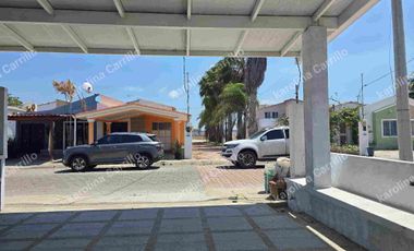 vendo de oportunidad casa urb frente al mar. urb villa marina