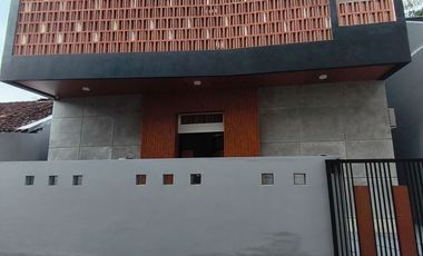 Kos Exclusive Ring 1 UII Terpadu, Potensi Income 190 Jt-an Pertahun, Legalitas Aman