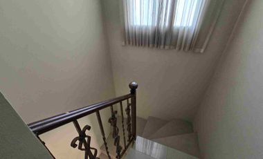 venta de amplia casa en una de las mejores urbanizaciónes de via a la costa.