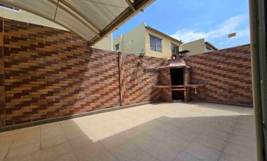 venta de amplia casa en una de las mejores urbanizaciónes de via a la costa.