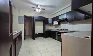 venta de amplia casa en una de las mejores urbanizaciónes de via a la costa.