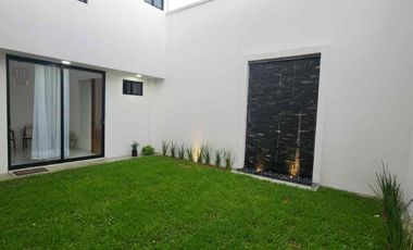 SE VENDE CASA EN CONDOMINIO EN Primaria Amado Nervo, Avenida Deportiva MZ 009, Metepec, México, México