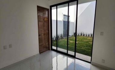 SE VENDE CASA EN CONDOMINIO EN Primaria Amado Nervo, Avenida Deportiva MZ 009, Metepec, México, México
