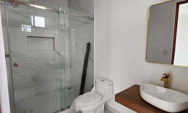 SE VENDE CASA EN CONDOMINIO EN Primaria Amado Nervo, Avenida Deportiva MZ 009, Metepec, México, México