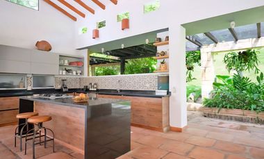 TE ALQUILO LINDA FINCA VILLA ROCIO INFORMES AL3244230770 EN LA MESA LOS ESPERAMOS.