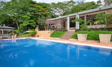 TE ALQUILO LINDA FINCA VILLA ROCIO INFORMES AL3244230770 EN LA MESA LOS ESPERAMOS.