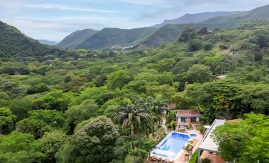 TE ALQUILO LINDA FINCA VILLA ROCIO INFORMES AL3244230770 EN LA MESA LOS ESPERAMOS.