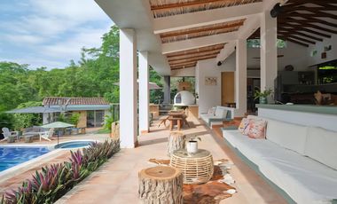 TE ALQUILO LINDA FINCA VILLA ROCIO INFORMES AL3244230770 EN LA MESA LOS ESPERAMOS.