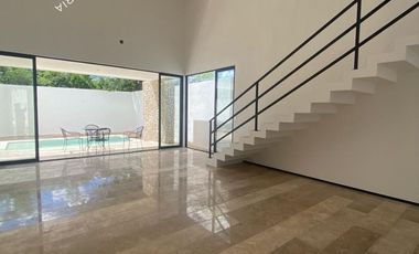 Casa en venta con alberca y 4 recámaras en Dzitya, Mérida