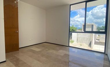 Casa en venta con alberca y 4 recámaras en Dzitya, Mérida