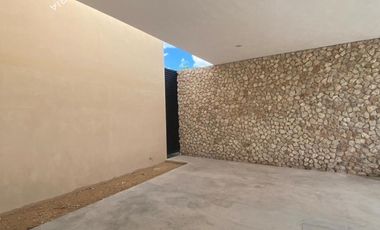 Casa en venta con alberca y 4 recámaras en Dzitya, Mérida