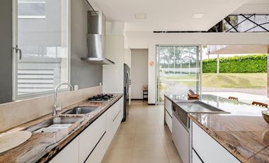 ALQUILO EN YOPAL FINCA EL COUNTRY LLAMANOS AL3009437947 DISPONIBLE PARA TEMPORADA.